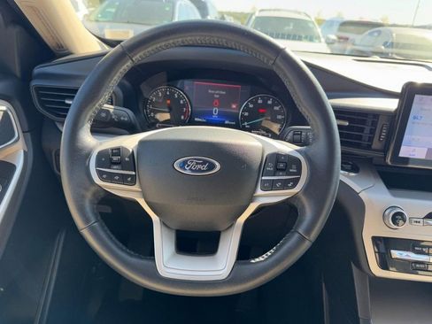Used 2023 Ford Explorer XLT w/ Class IV Trailer Tow Package image 13