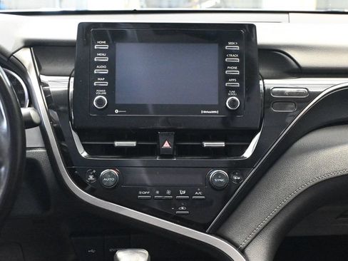 Used 2022 Toyota Camry SE FWD image 13