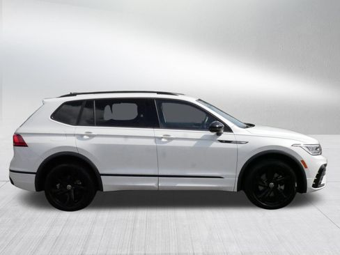 Certified 2023 Volkswagen Tiguan SE R-Line AWD/4WD image 8