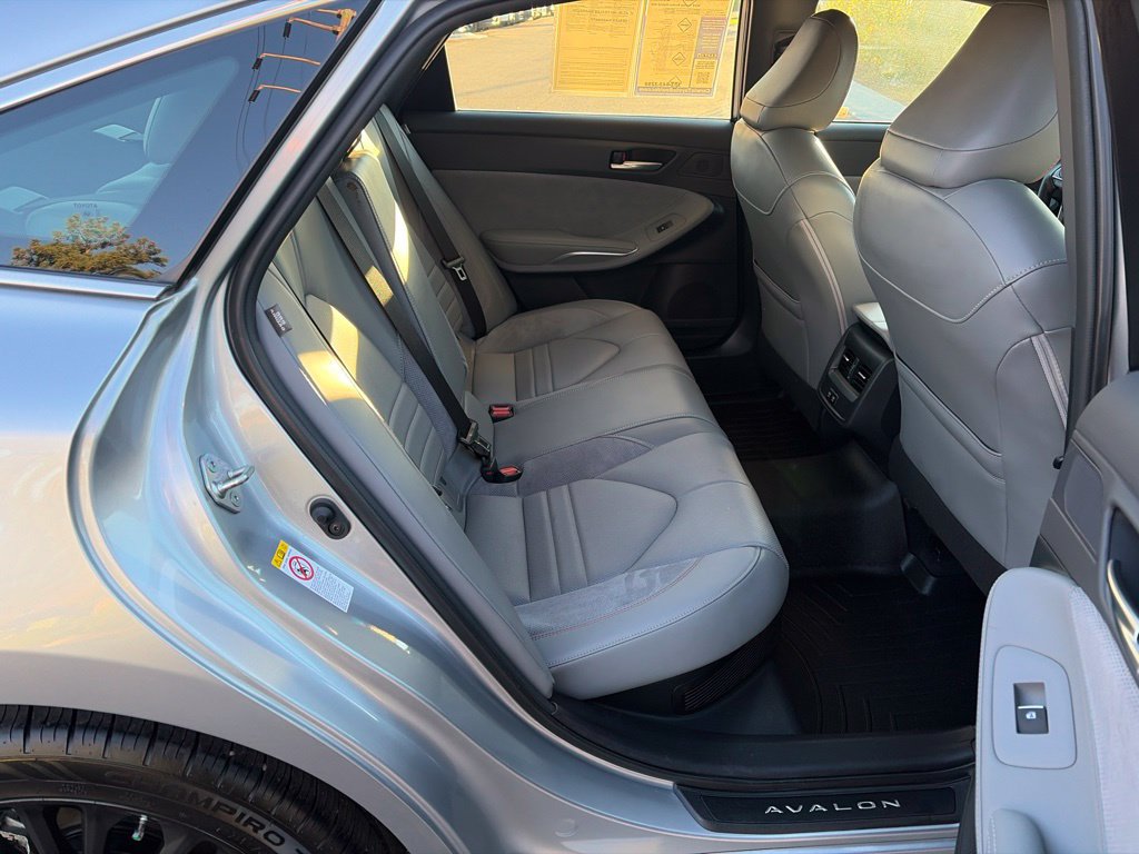 Used 2019 Toyota Avalon XSE w/ Carpet Mat Package FWD image 16