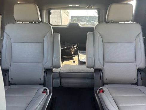 Used 2023 GMC Yukon SLT w/ SLT Luxury Package AWD/4WD image 25