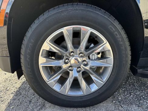 New 2026 Chevrolet Suburban Premier RWD image 4