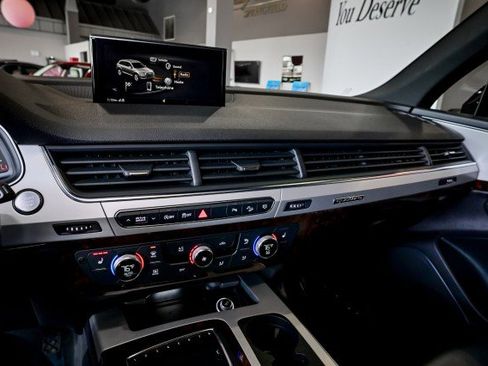 Used 2019 Audi Q7 2.0T Premium w/ Cold Weather Package image 39