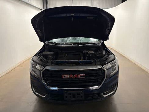 Used 2023 GMC Terrain SLE w/ Driver Convenience Package AWD/4WD image 3