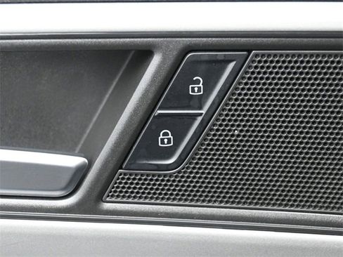 Used 2022 Volkswagen Atlas SE image 14