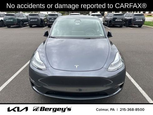 Used 2023 Tesla Model Y Long Range AWD/4WD image 2