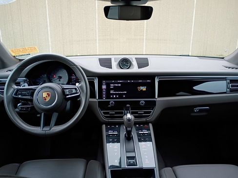 Certified 2022 Porsche Macan S AWD/4WD image 12