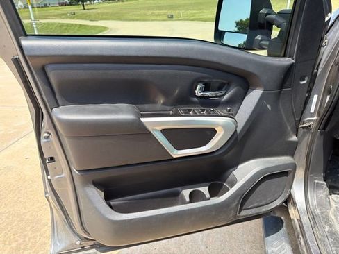 Used 2020 Nissan Titan SV w/ SV Convenience Package AWD/4WD image 15