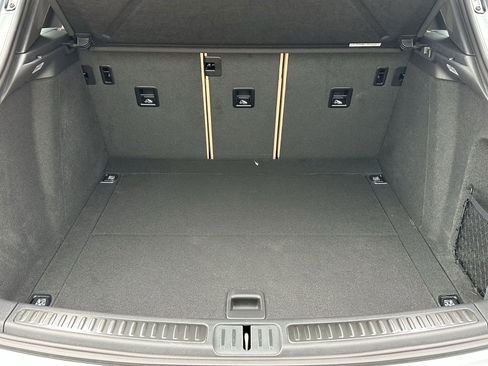 Certified 2026 Porsche Macan image 18