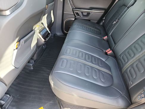 Used 2022 Rivian R1T Adventure image 8