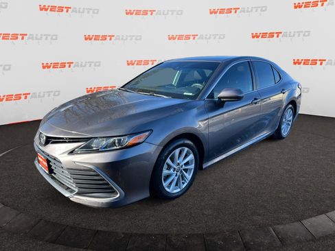 Used 2021 Toyota Camry LE image 1