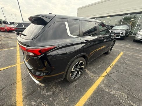 Used 2022 Mitsubishi Outlander SE FWD image 3