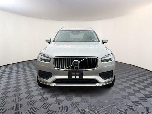 Used 2022 Volvo XC90 T6 Momentum w/ Climate Package image 3