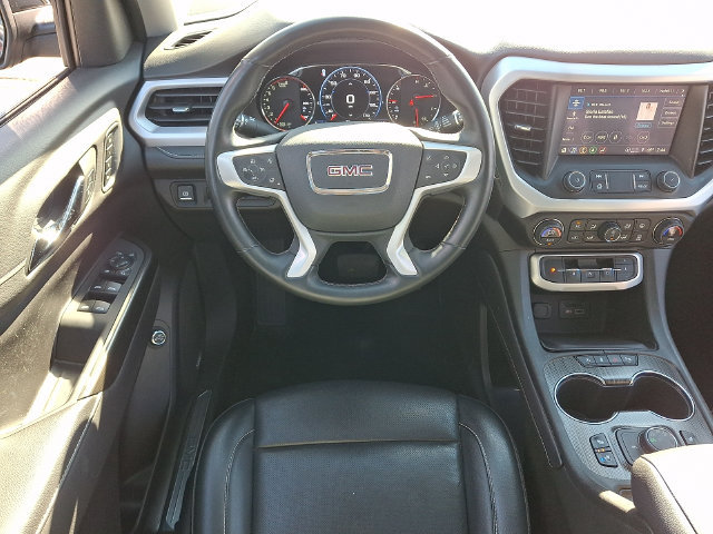 Used 2023 GMC Acadia SLT w/ Technology Package AWD/4WD image 3