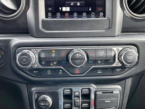 Certified 2022 Jeep Wrangler Unlimited Sport image 17