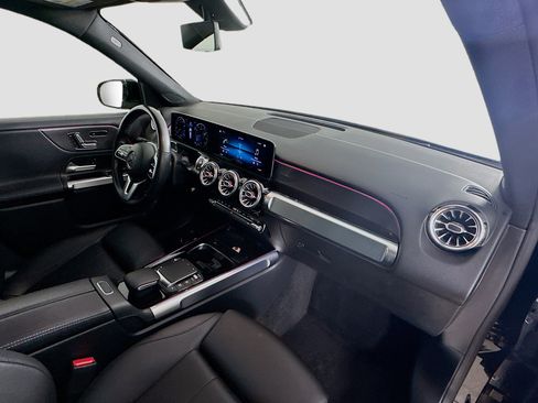 Certified 2021 Mercedes-Benz GLB 250 4MATIC image 37