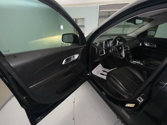 Used 2017 Chevrolet Equinox LT w/ Midnight Edition FWD image 11