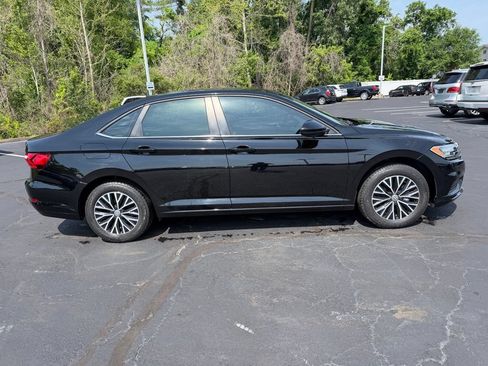 Used 2021 Volkswagen Jetta SE w/ SE Cold Weather Package FWD image 5