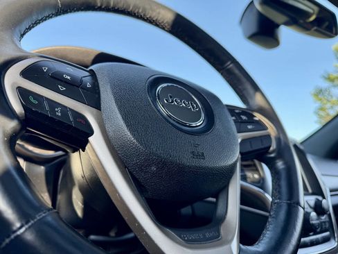 Used 2015 Jeep Grand Cherokee Limited AWD/4WD image 18