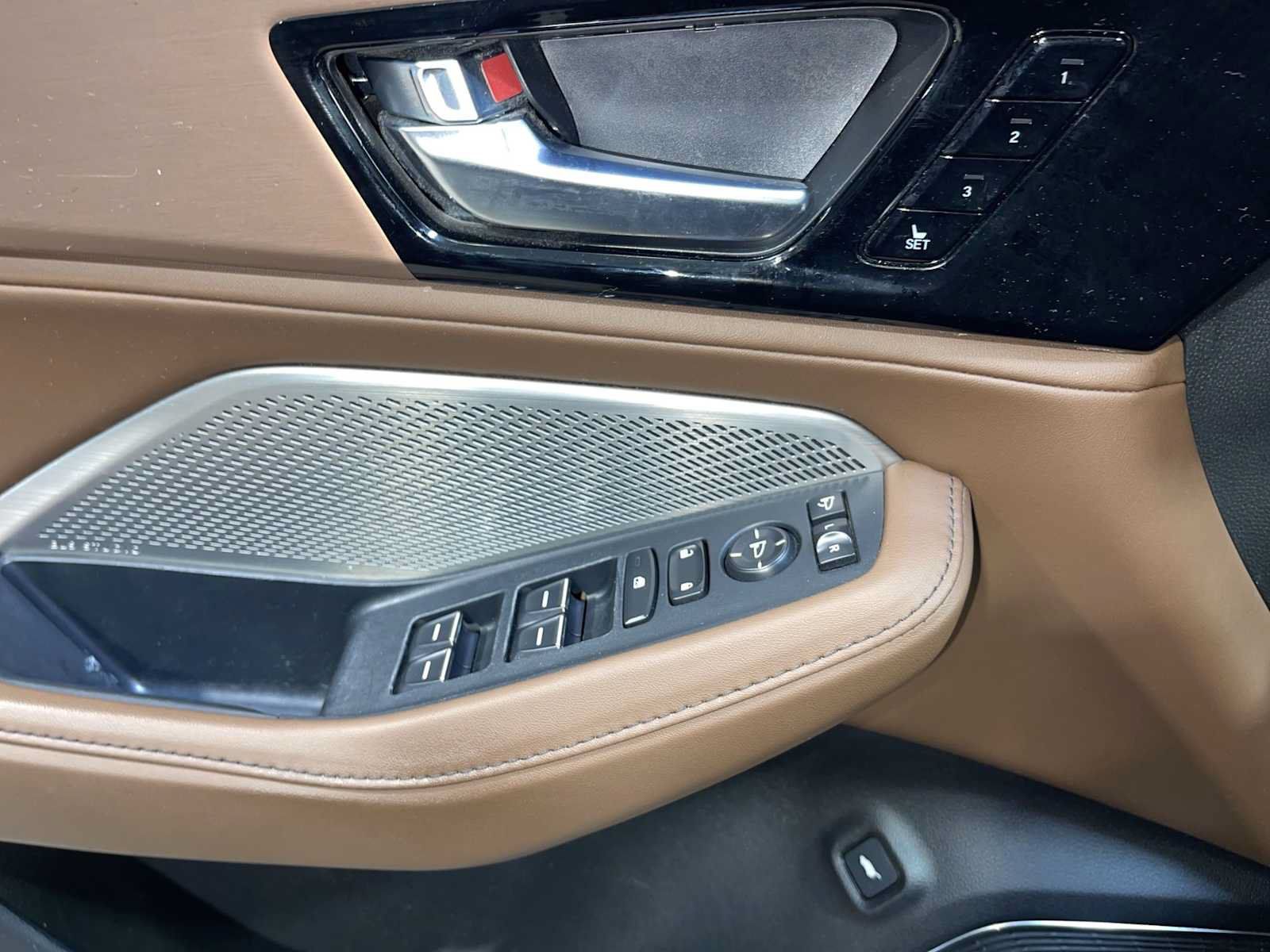 Used 2024 Acura MDX w/ Technology Package AWD/4WD image 23