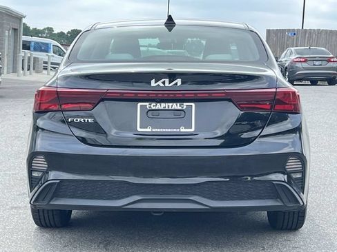 Used 2023 Kia Forte LXS w/ LXS Technology Package FWD image 12