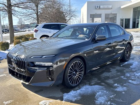 New 2026 BMW 750e xDrive w/ Luxury Rear Seating Package image 1