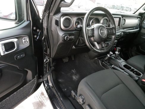 Used 2021 Jeep Wrangler Sport S image 9