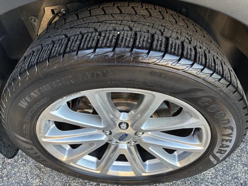 Used 2016 Ford Explorer Limited w/ Equipment Group 301A AWD/4WD image 36