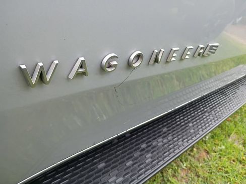 Used 2024 Jeep Wagoneer L Series II w/ Flexible Seating Group AWD/4WD image 22