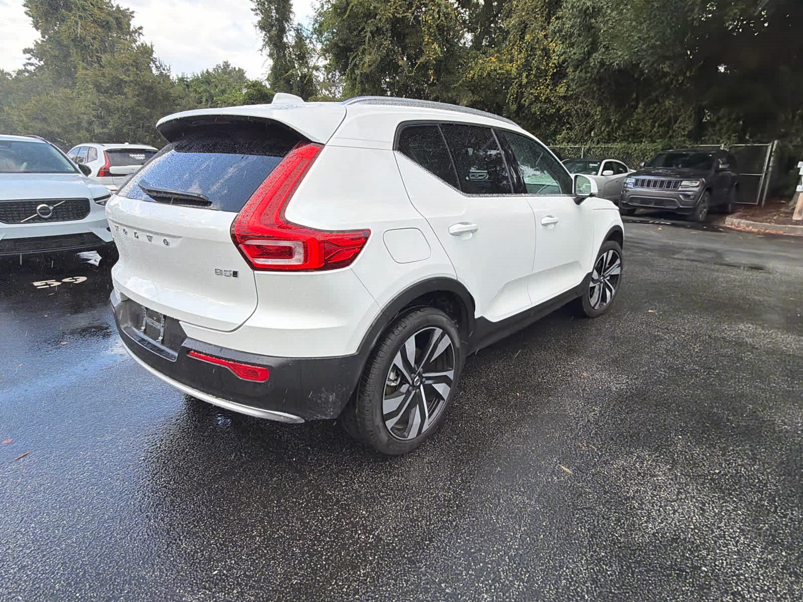 Certified 2024 Volvo XC40 B5 Plus AWD/4WD image 15