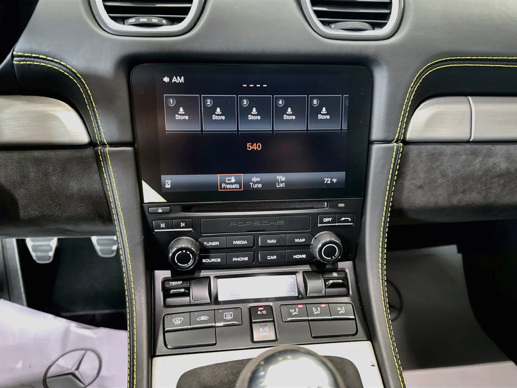 Used 2020 Porsche 718 Cayman GT4 RWD image 17