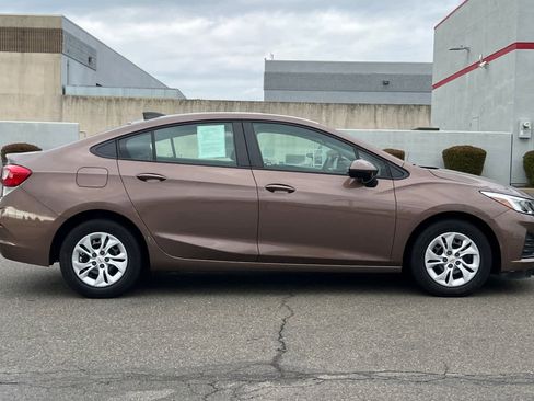 Used 2019 Chevrolet Cruze LS FWD image 6