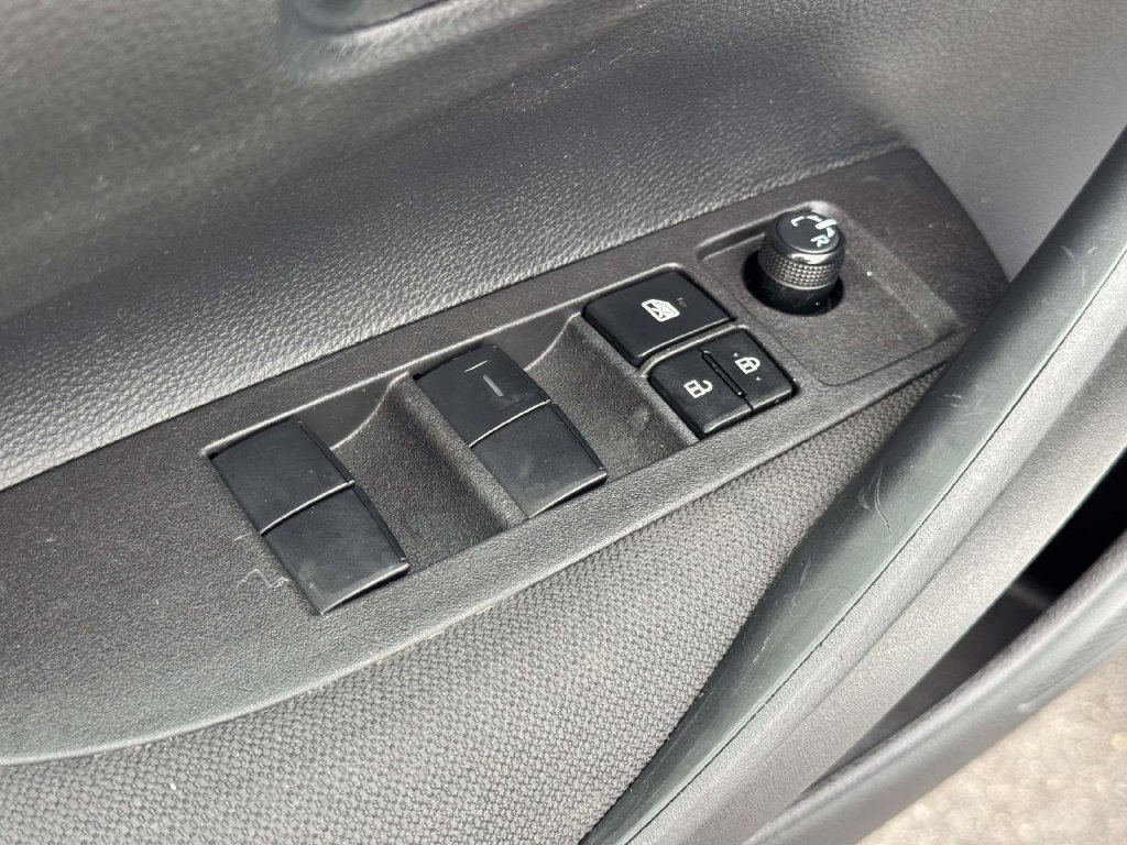 Used 2025 Toyota Corolla LE FWD image 18