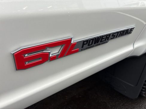 Used 2024 Ford F250 Platinum image 37