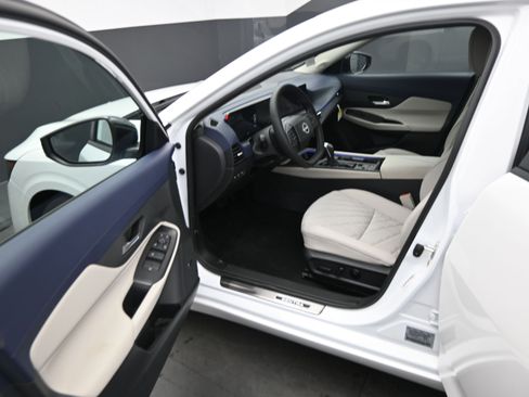 New 2026 Nissan Sentra SL FWD image 10