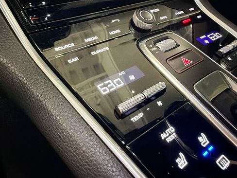 Certified 2018 Porsche Panamera 4S AWD/4WD image 17