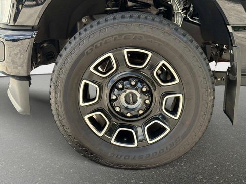 Used 2026 Ford F250 Platinum w/ FX4 Off-Road Package AWD/4WD image 19