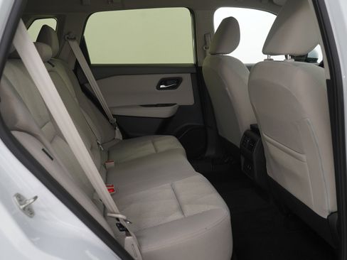 Used 2024 Nissan Rogue SV image 14