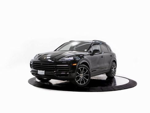 Certified 2023 Porsche Cayenne Platinum Edition image 1