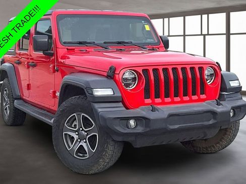 Used 2018 Jeep Wrangler Unlimited Sport S AWD/4WD image 3