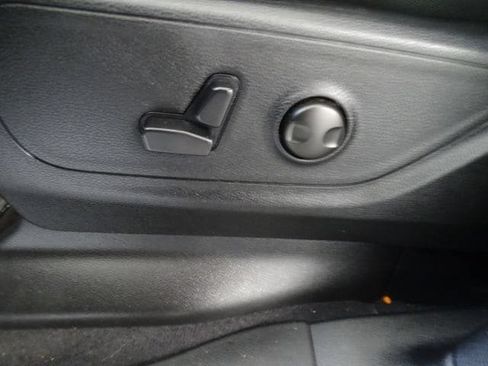 Certified 2025 RAM 1500 Big Horn AWD/4WD image 3