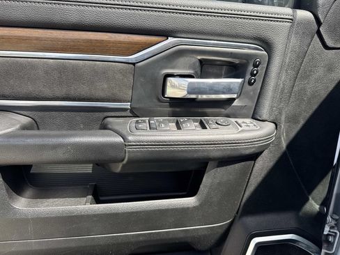Used 2024 RAM 2500 Laramie AWD/4WD image 19