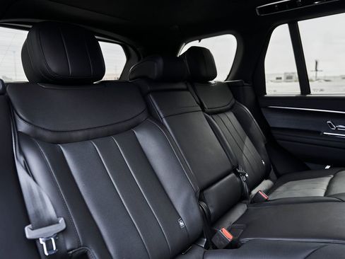 Used 2025 Land Rover Range Rover SE AWD/4WD image 40