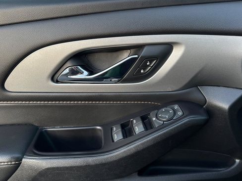 Used 2020 Chevrolet Traverse LT w/ LPO, Black Accent Package image 13