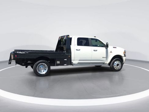 Used 2024 RAM 4500 Laramie AWD/4WD image 9
