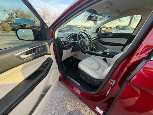 Used 2017 Ford Edge Titanium w/ Technology Package image 9