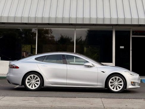 Used 2017 Tesla Model S 90D image 5
