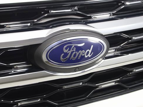 Used 2022 Ford Expedition Limited image 18