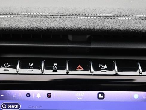 Used 2023 Jeep Grand Cherokee L Limited w/ Luxury Tech Group II image 28