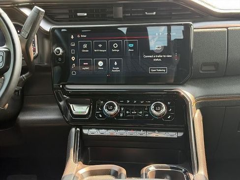 Used 2025 GMC Sierra 2500 AT4 AWD/4WD image 24